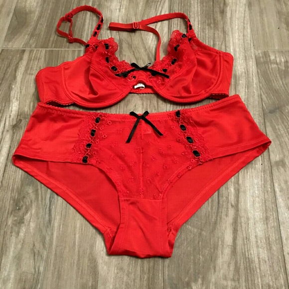 Valentines Special ❤️ Darling matching red bra & panties / Like New - Picture 8 of 13